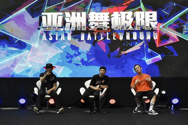 Astro Astro Battleground 2017 judges with Astro Battleground 2016 All Star Overall Champion KidInn (right).